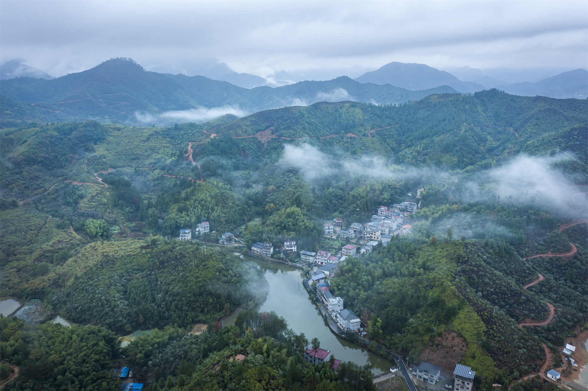 反映中国农村向城市变迁的纪录片,中国农村改革40年纪录片