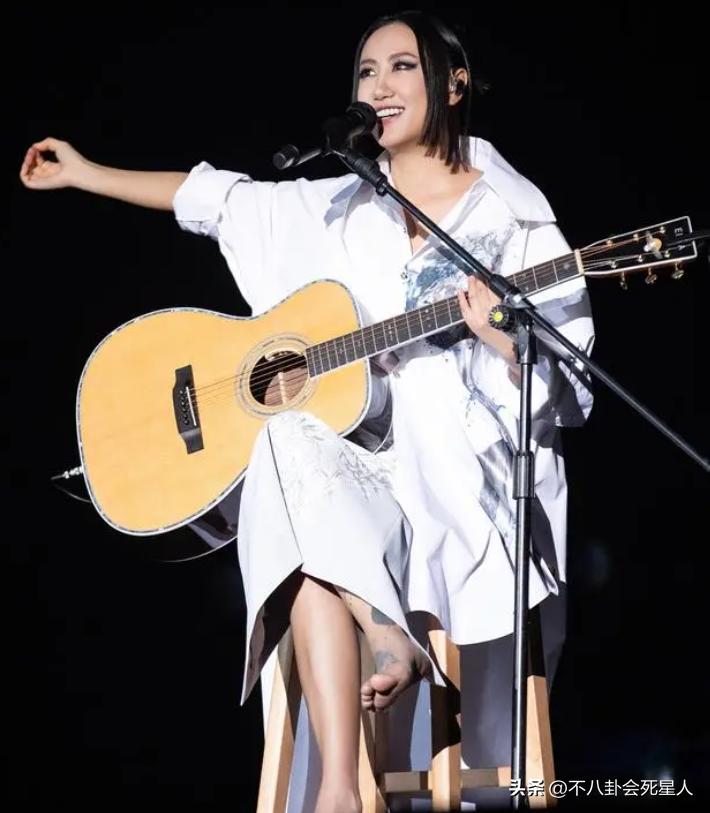 张韶涵现场完整版汪峰评价,张韶涵演唱会上座率合肥