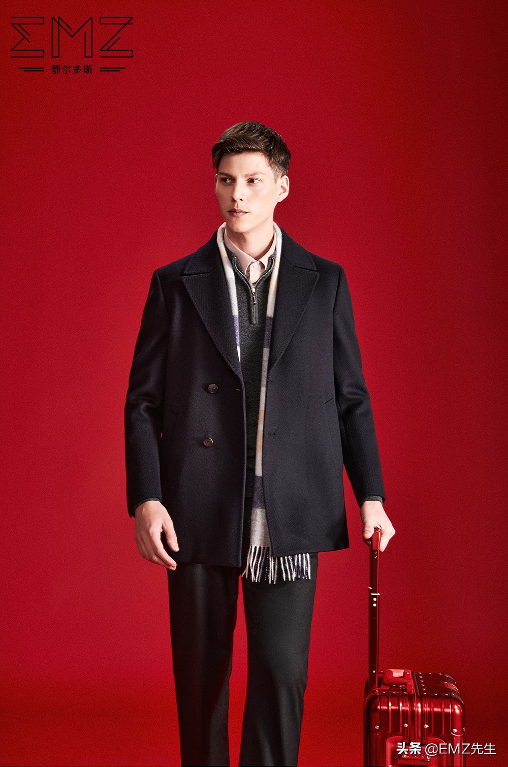 男生西装和大衣应该如何穿搭,西服比较酷的穿搭男士
