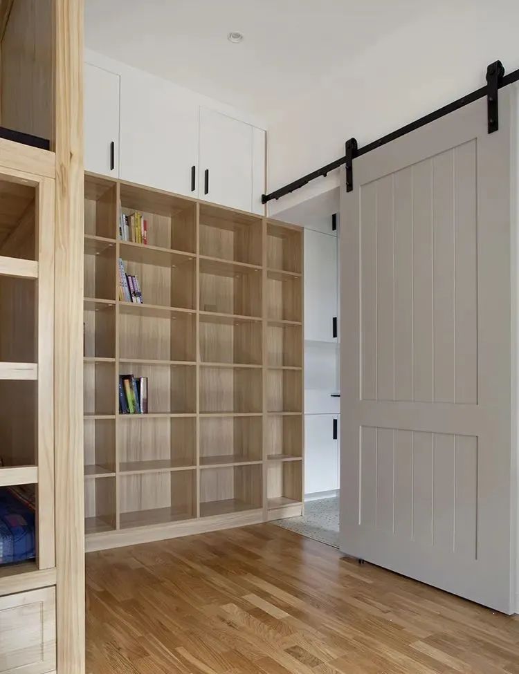 40㎡两室，狂打10处柜子，还住下一家四口人，绝了