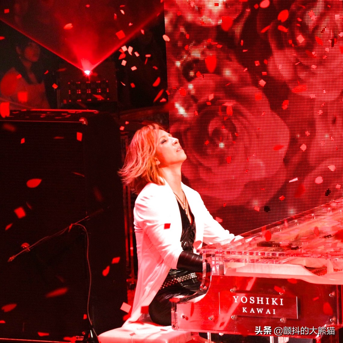 林小花（YOSHIKI）在新春综艺格付け里吃的小零食播出后就大卖