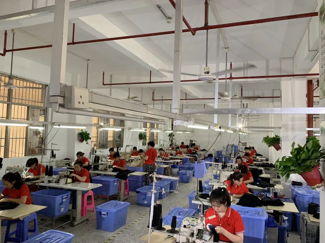 濂藉巶鍐呴儴浠嬬粛,濉戣韩鍐呰。鍘傚