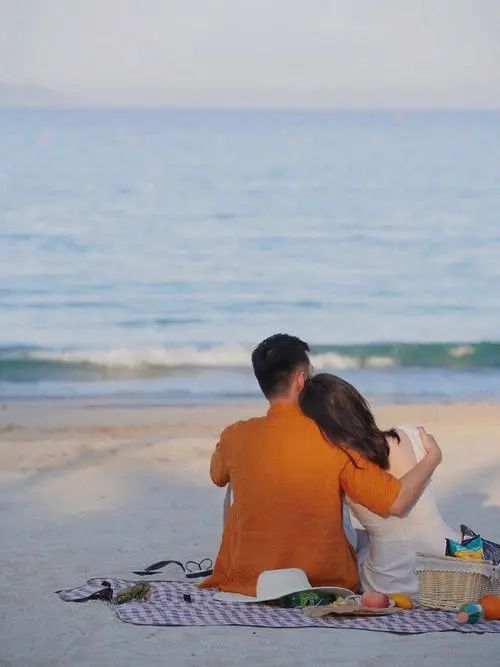 怎么让男神变得高冷,从高冷男神变成黏人精