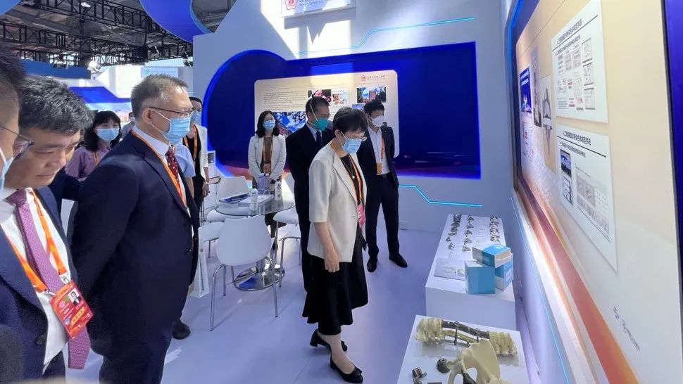 合作签约、成果展示、圆桌论坛……服贸会上的北医三院