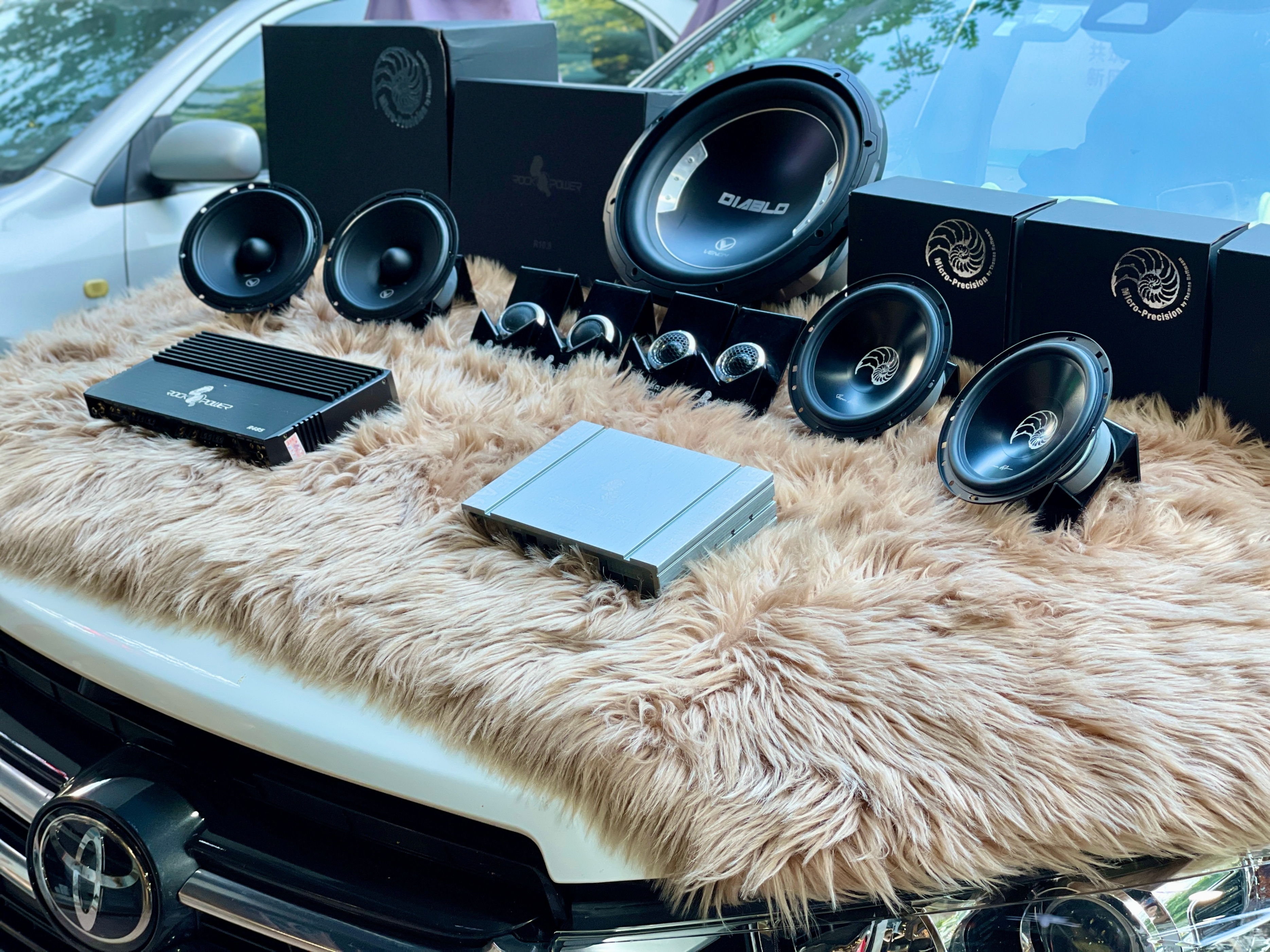 丰田汉兰达改装雷克萨斯包围,汉兰达三分频a柱音响改装