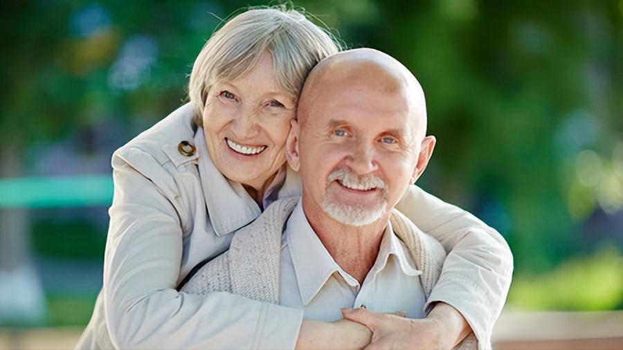 鼻毛白是变老了吗,鼻毛变白是什么原因怎么治疗