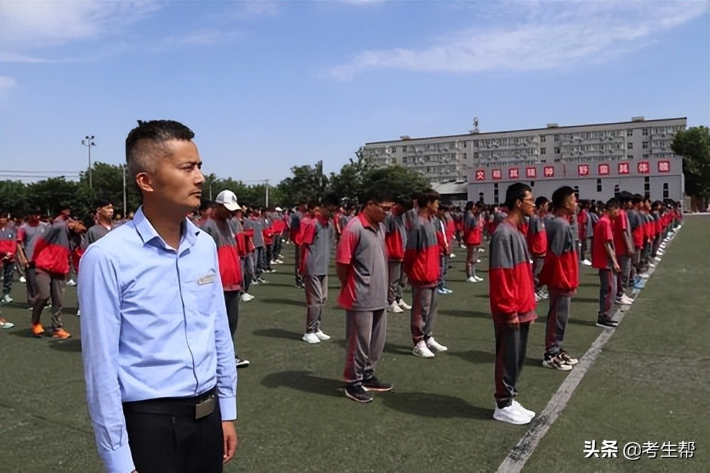 西安博雅艺术职业中学政治老师,西安博雅艺术中学薛老师