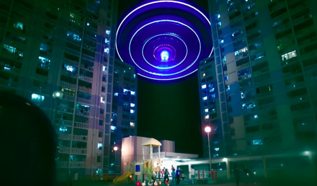 比飞机还大的不明生物,比飞机飞得还高无人机