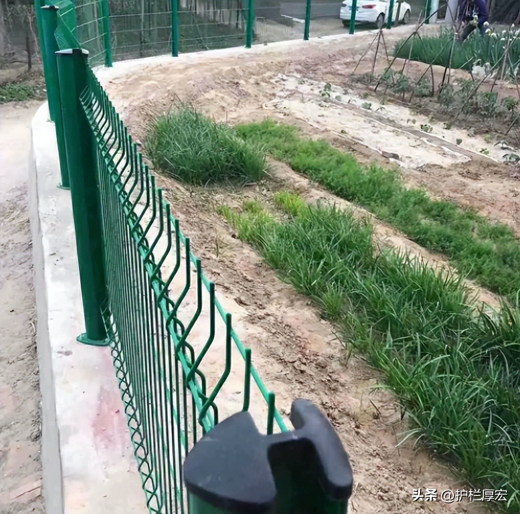 网球场围网款式,球场围网勾花网定做厂家