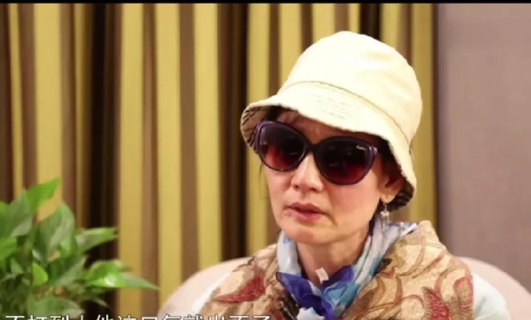 年轻时暴打妻女三十年，如今老了一身病逼着妻女赡养自己