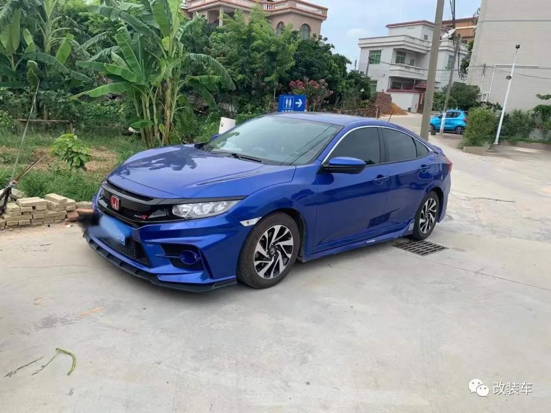 十代思域樱花粉低趴姿态,十代思域炫动蓝低趴姿态