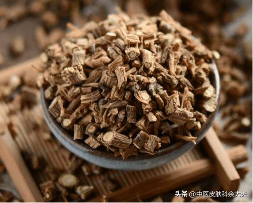 脱发是气血不好的表现吗,脱发说是内分泌失调什么意思