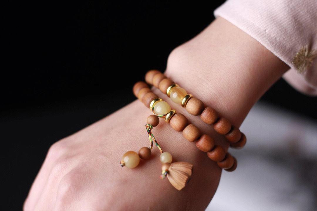 男人能不能佩戴鸡血石手串,文玩手串可以随便戴吗