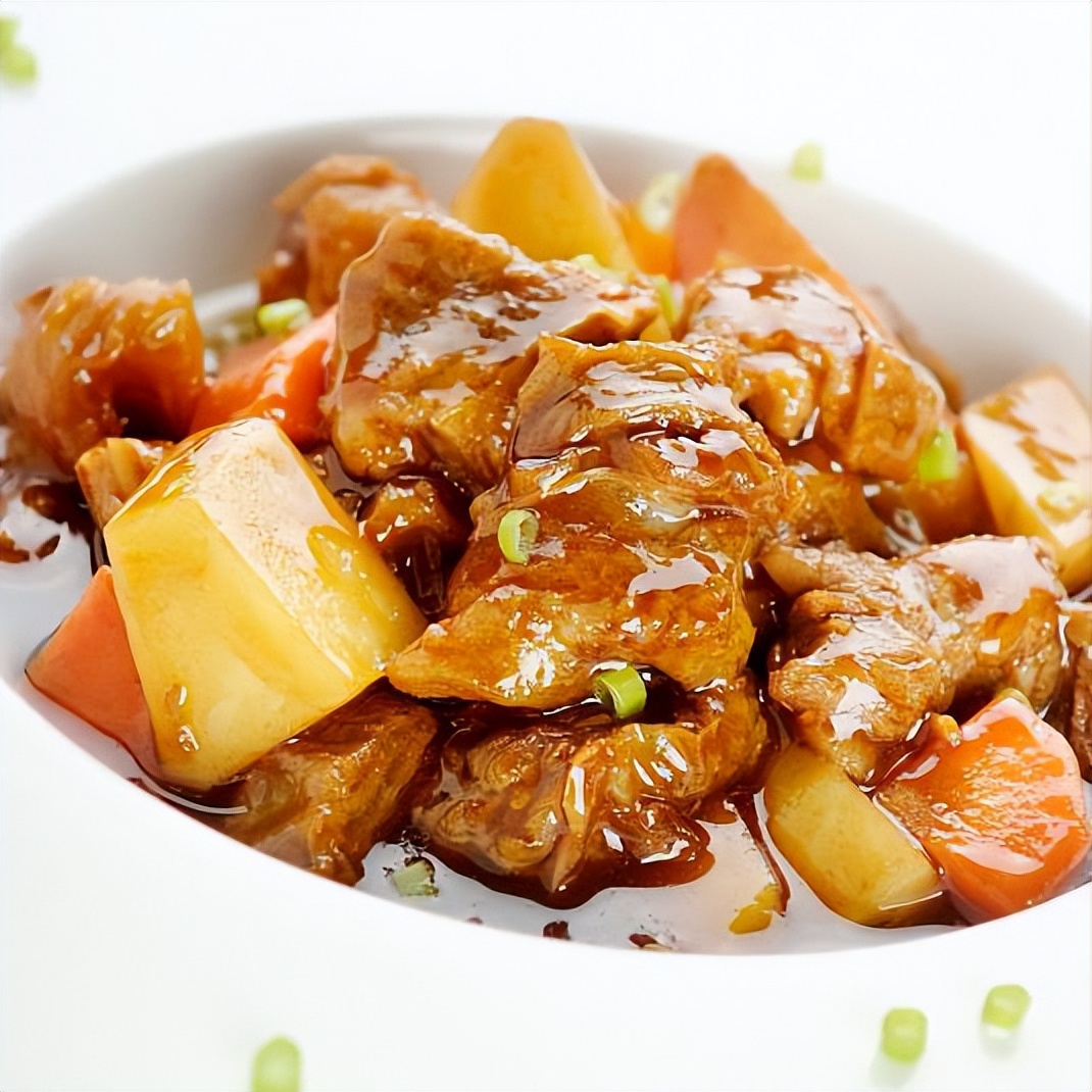 番茄土豆炖牛肉卷家常做法,番茄和土豆哪个炖牛肉好吃