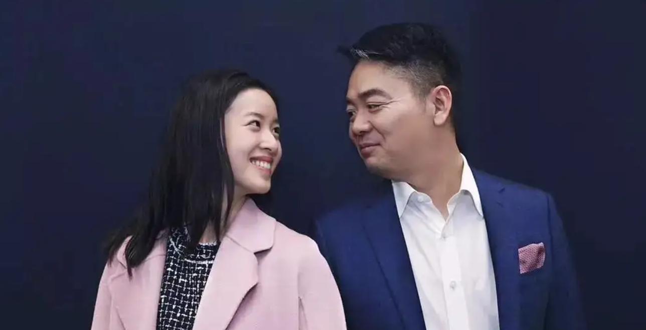 章泽天刘强东事件解说,章泽天携手刘强东出席英国皇室