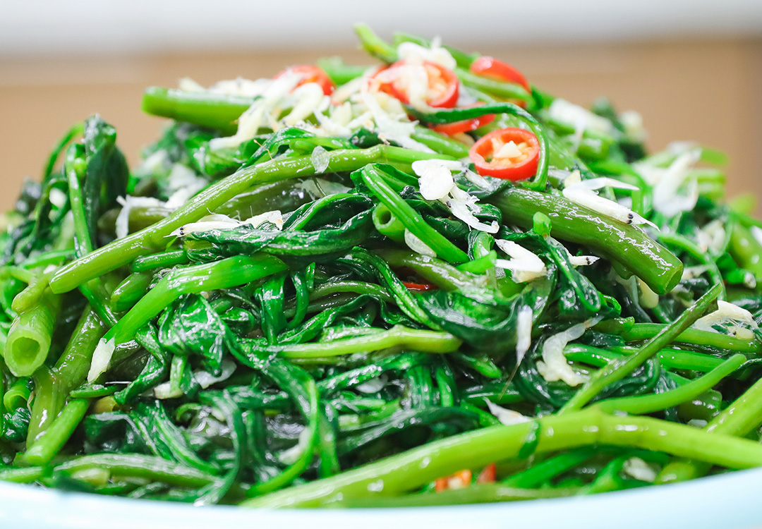 中老年人补钙吃这十种食物最有效,中老年人喝牛奶还是奶粉补钙好