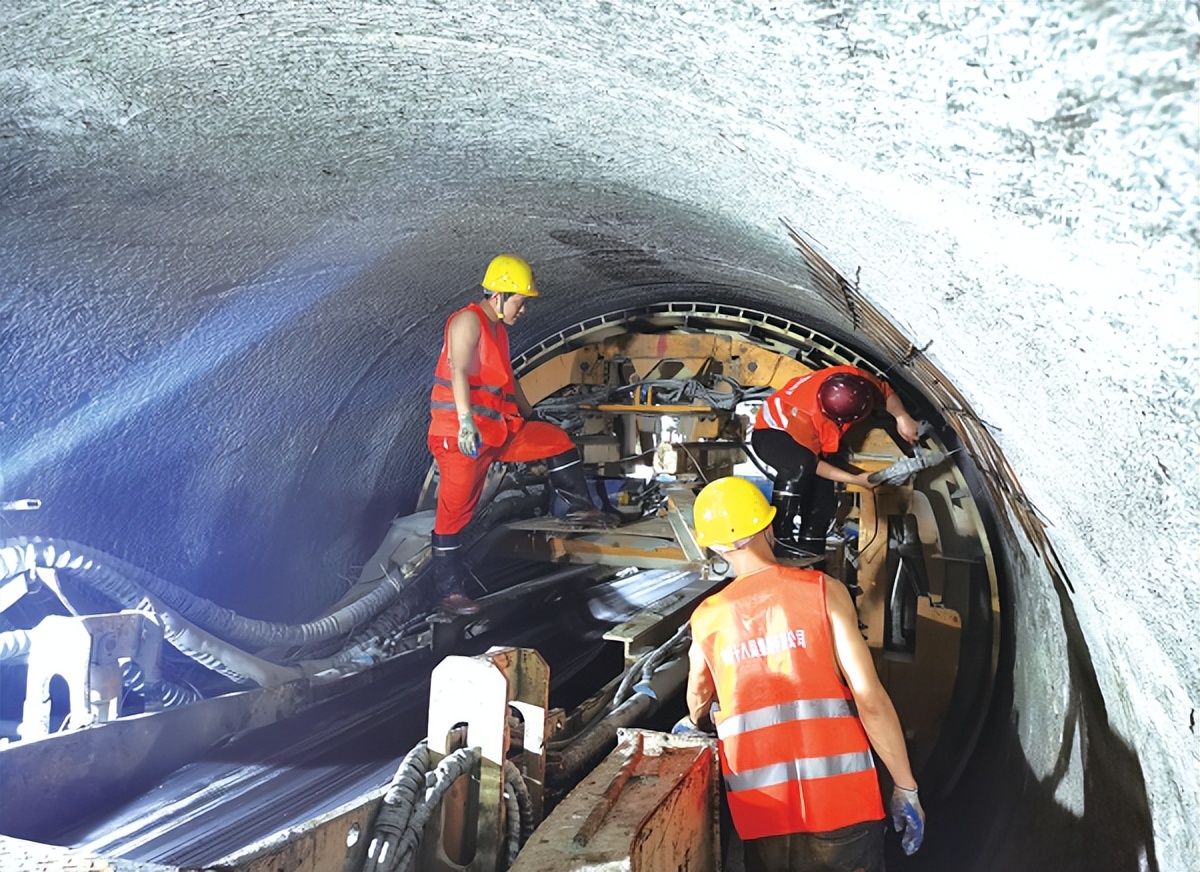 工地为啥不让女的进隧道工作,隧道施工禁止女的进入算歧视吗