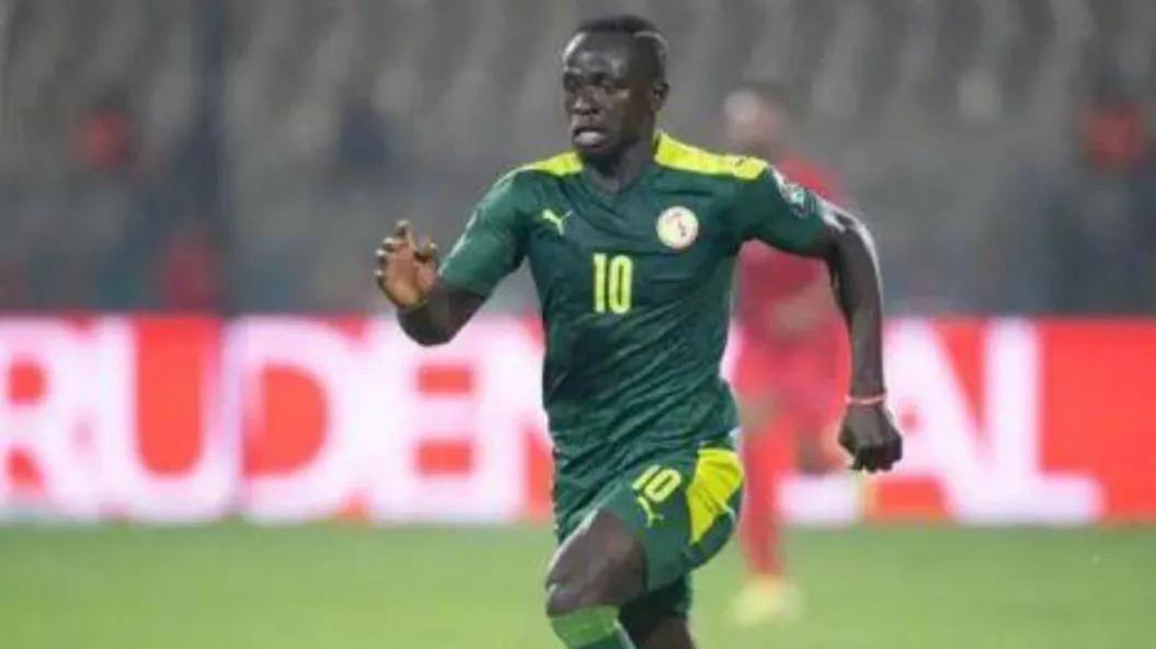 萨迪奥马内十个震撼进球,足球传奇人物马拉多纳