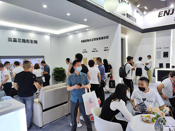 国内有好几家做家庭影院隐形音箱的品牌，到底哪一个更好呢？