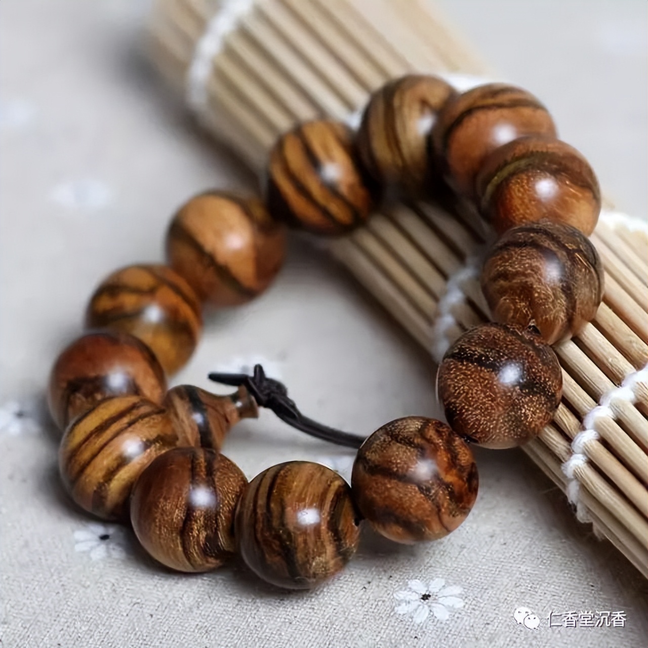 正宗沉香手串的价格多少,越南沉香手串价格表大全