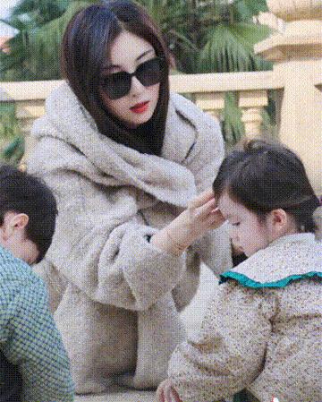 30岁单身女人生混血3胞胎,30岁单身女子生混血三胞胎