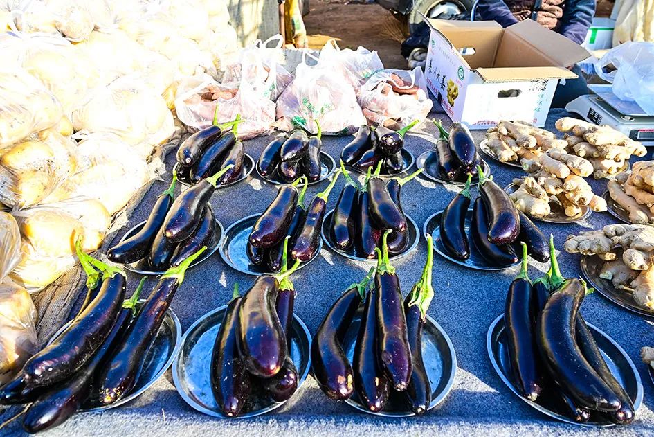 西山脚下的早市,闲逛最具人间烟火气的早市