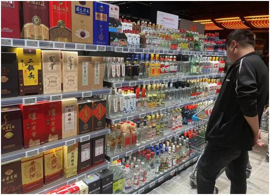 中国烧酒和韩国烧酒什么区别,蒸馏酒和酿造酒哪个好喝