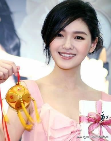 如何评价大s的颜值,大s女儿的真实长相