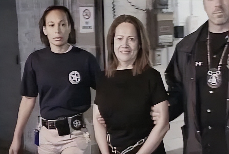 爱泼斯坦案*鸨老**监狱开启全新生活，锻炼交友，还吸引了一波迷妹