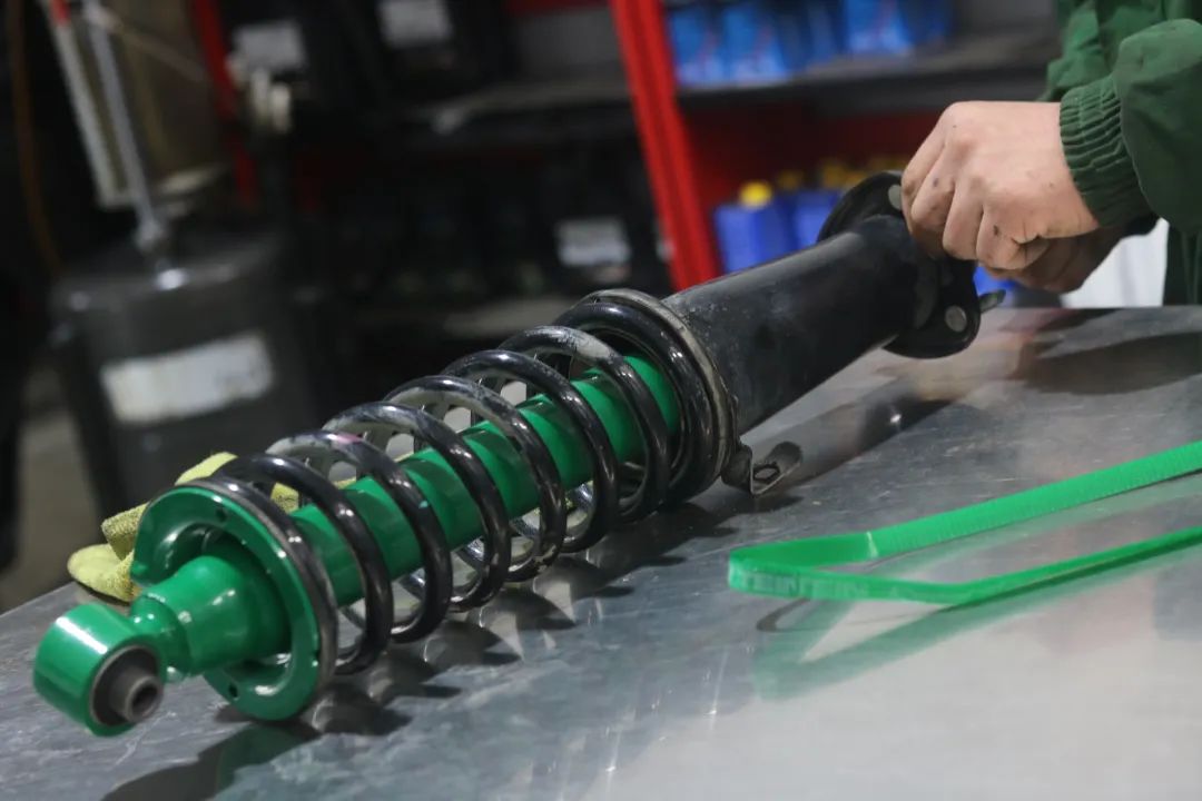 13代半皇冠底盘松散回炉重造,十三代皇冠彻底整备