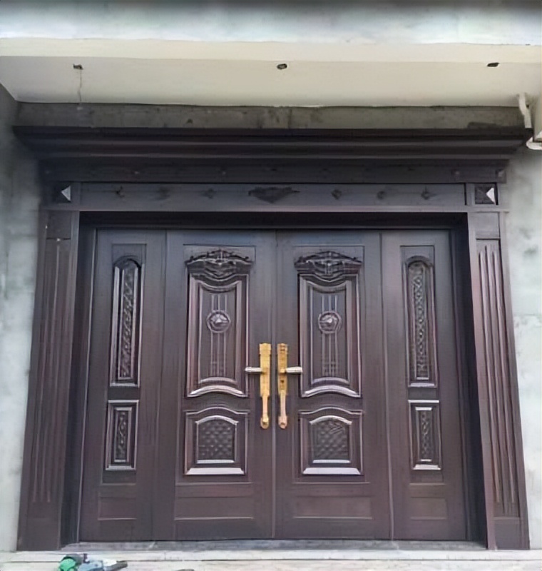 仿铜门和铜铝门的区别,仿铜门和不锈钢门哪样好