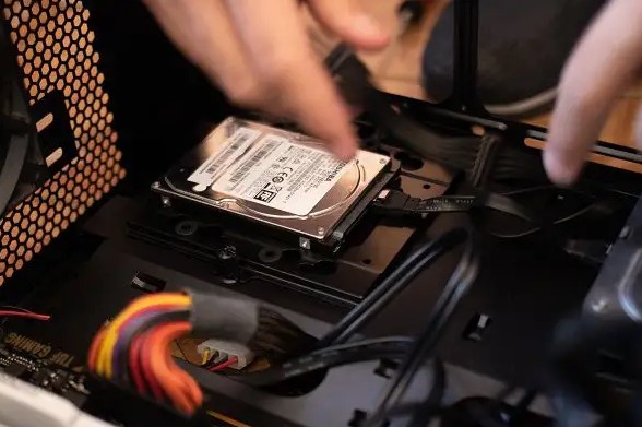 电脑卡顿时不要暴躁！从这4个方面着手，运行速度要起飞了