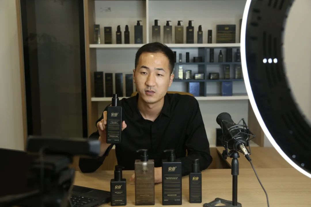 美妆市场冲击现象,美妆行业市场机会分析