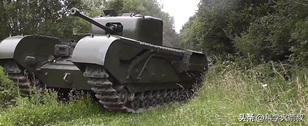 二战德国坦克为什么用交替负重轮,为什么德国虎式坦克比较厉害