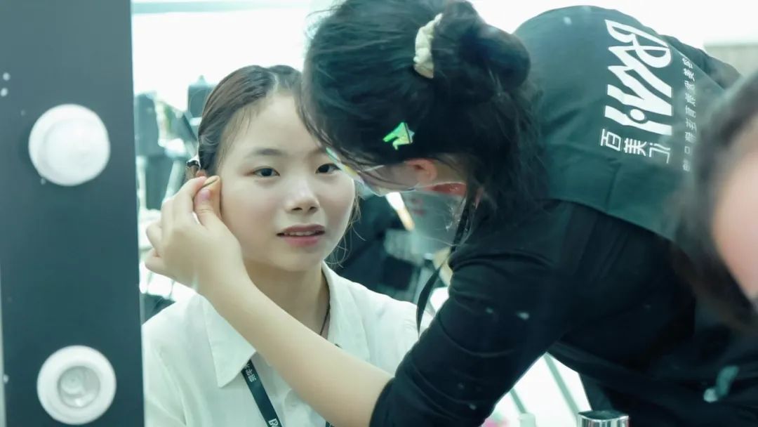 美设专业学什么好就业前景,高中必学美业专业