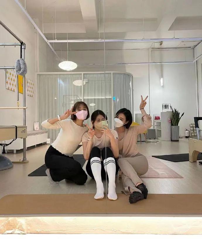 韩国某女子退出比赛，勤奋学习，考上瑜伽资格证