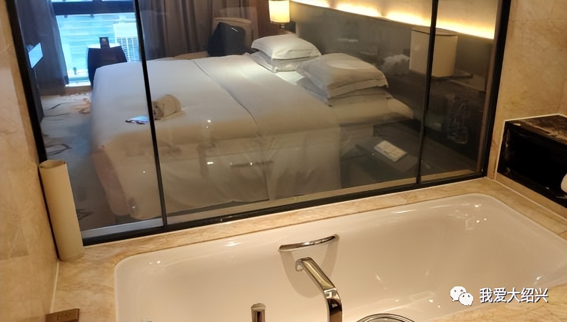 绍兴一酒店卫生间为透明玻璃,一家长投诉:导致女儿洗澡隐私暴露