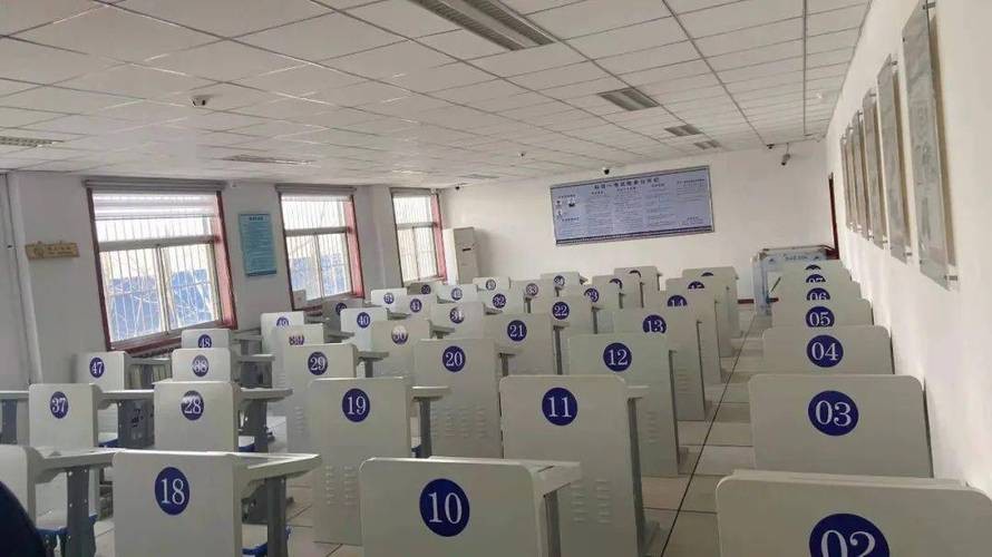 辽宁一男生被驾校女教练猥亵，*体下**受伤后说：那个女人像疯狗