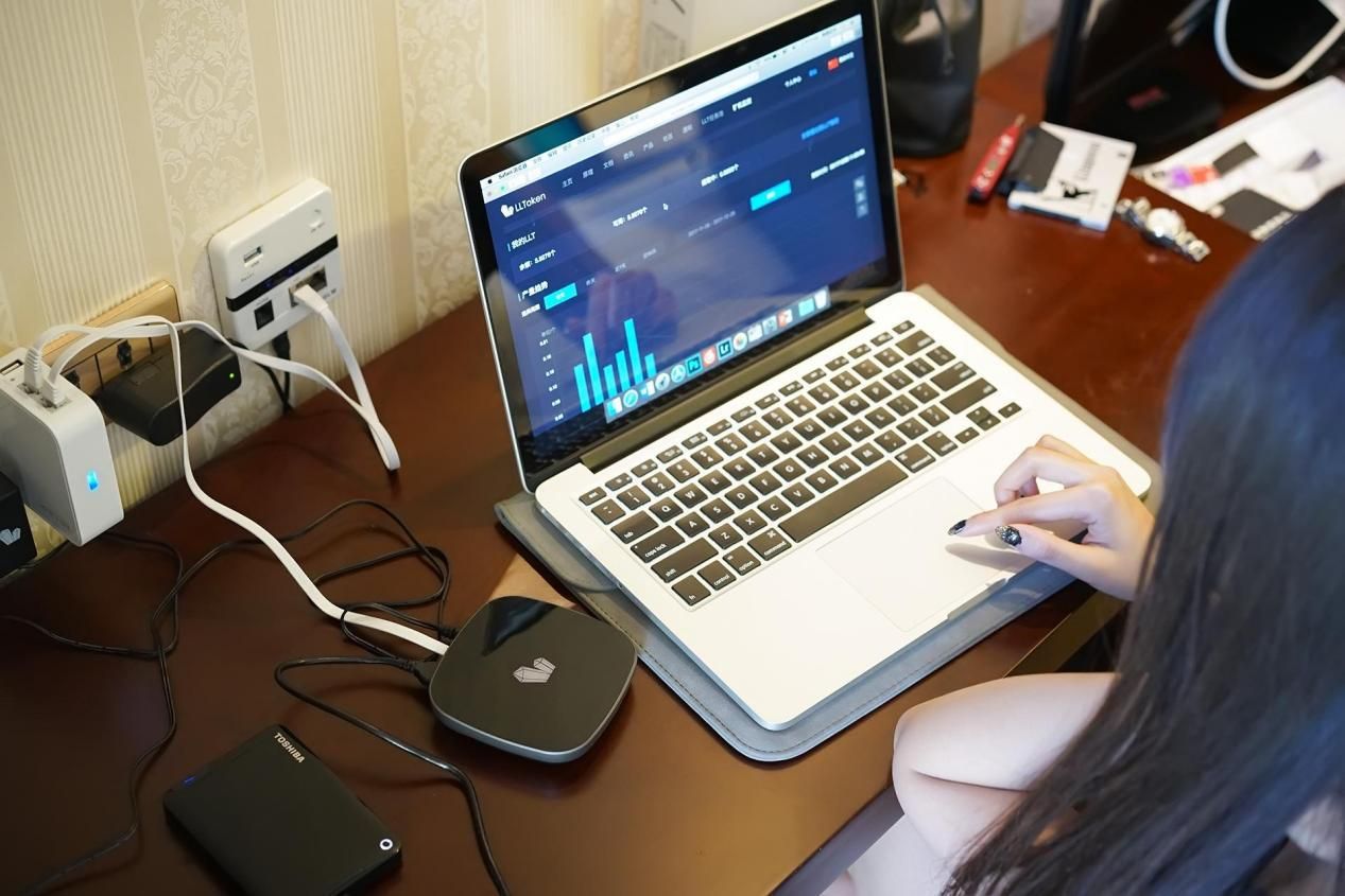 笔记本电脑是自营店好还是官网好,什么手机厂商的笔记本电脑最好