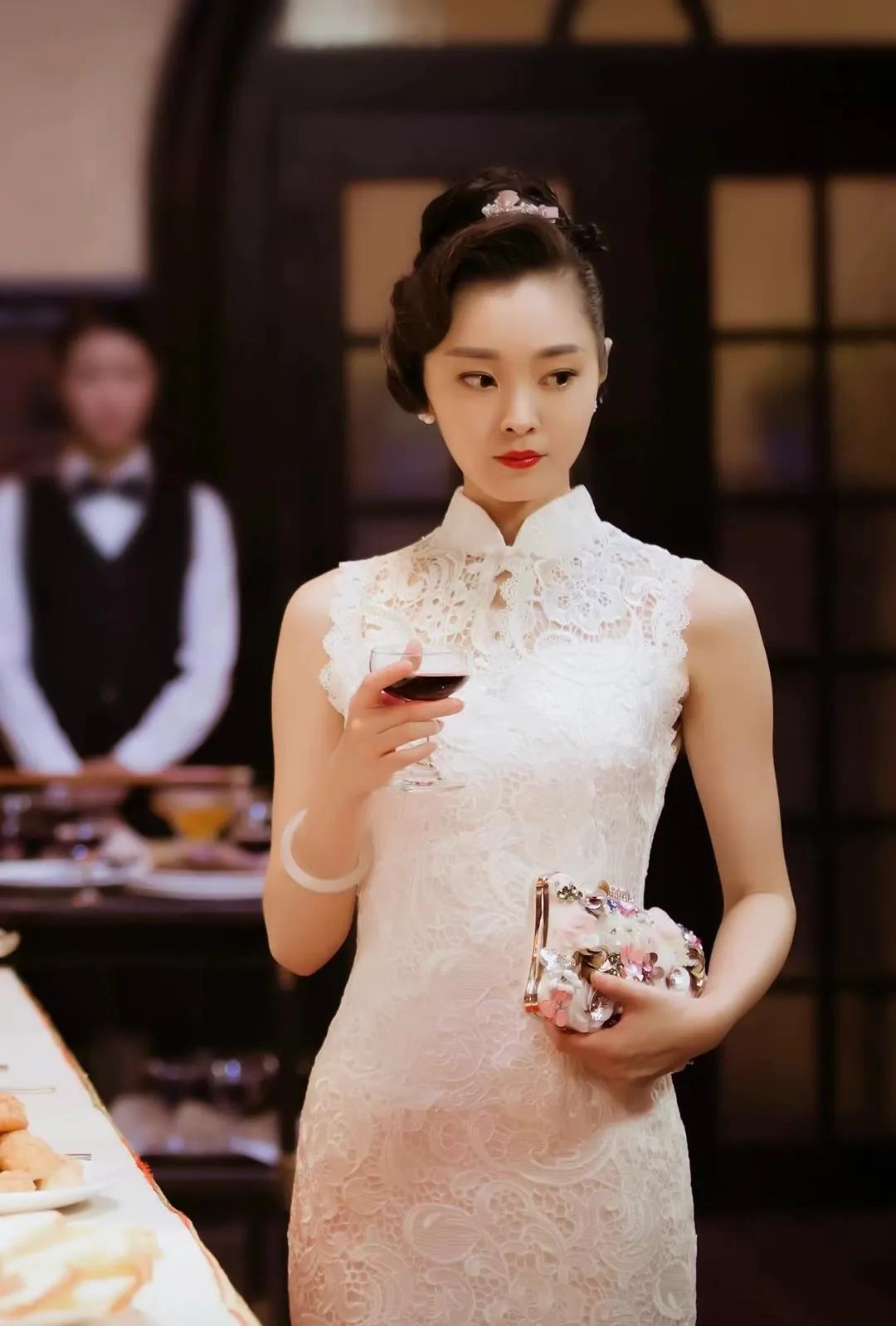 明星旗袍惊艳粉丝，杨幂性感，刘亦菲绝美，最后一人让人眼前一亮