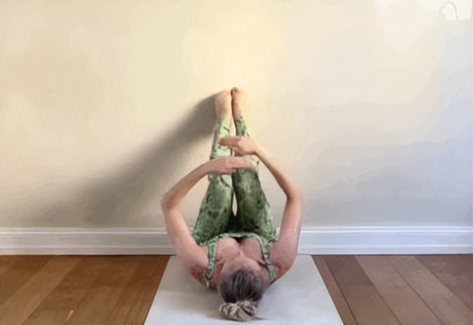 9个瑜伽动作视频教程集锦,9个瑜伽动作循序渐进练劈叉