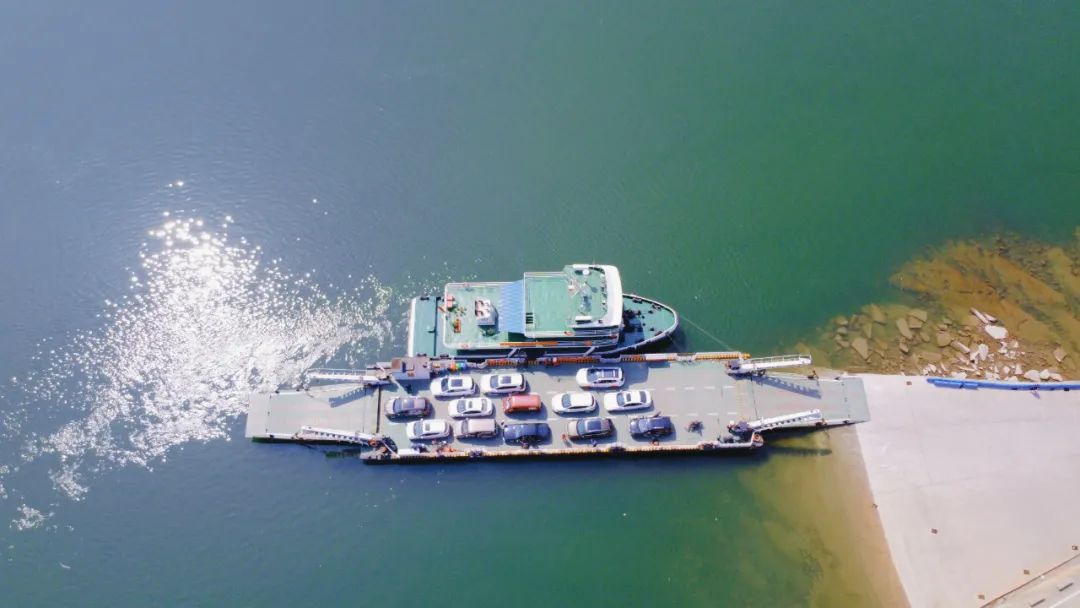 香港的天星小轮是什么样子的,香港天星小轮尖沙咀