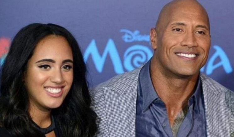 巨石强森和他的女儿们,巨石强森和他的大女儿照片