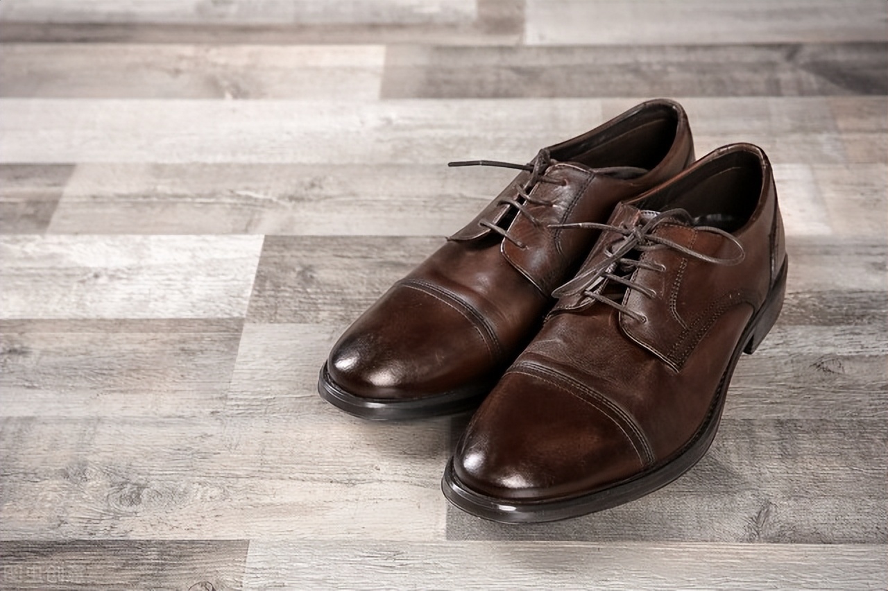 怎么分辨人造皮和真皮,如何分辨人造皮革和麂皮