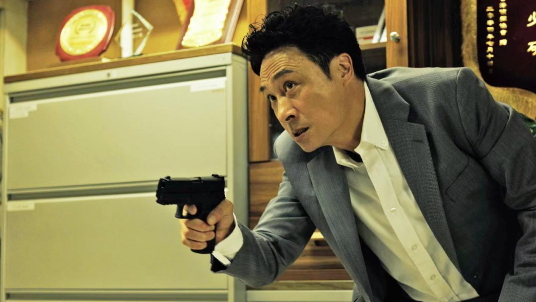 这个在台湾打败过梁朝伟的男人，竟成了香港电影圈的“牺牲品”