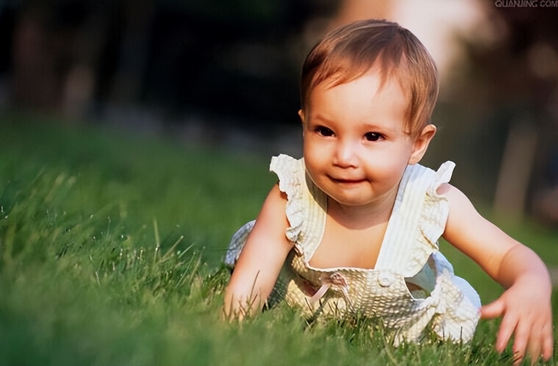 从小“咬指甲”的孩子，长大后怎么样了？一般逃不掉3种结局