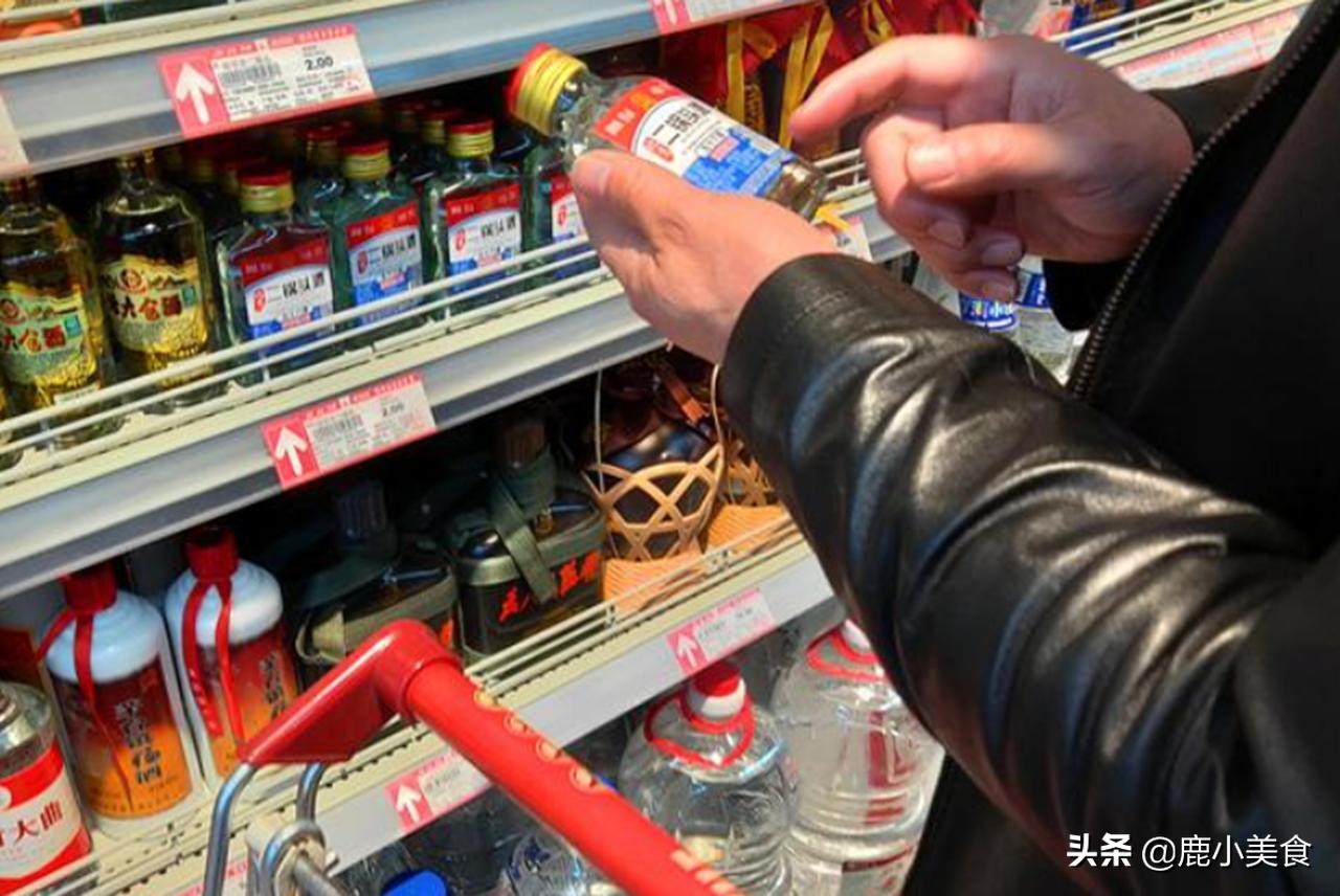 烟酒店畅销低端白酒排名,烟酒店最惨的良心白酒