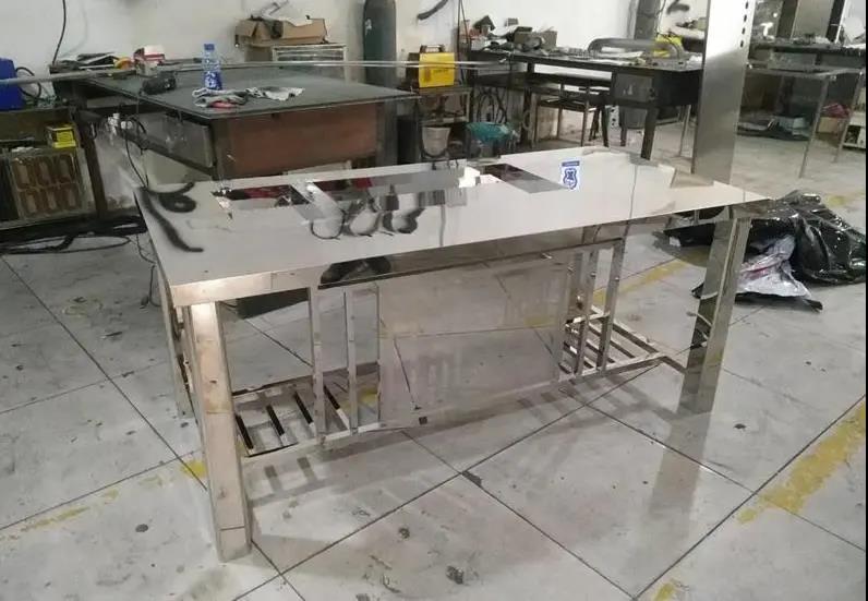 兴福不锈钢桌子定做厂家,中山不锈钢桌子定做厂家