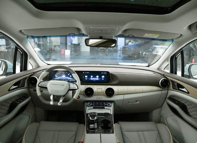 七座家用mpv游艇,风行mpv12款