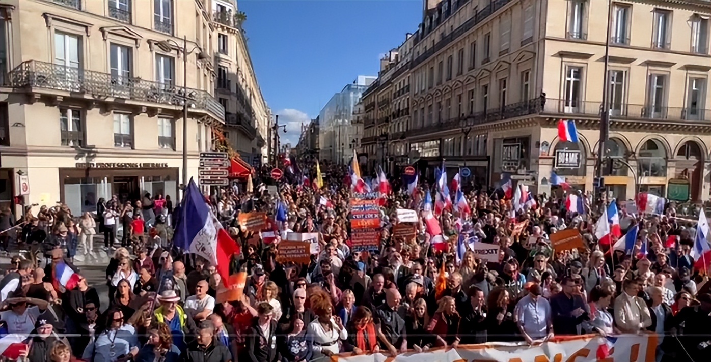 玩火者必自焚的意思,玩火者必焚典故